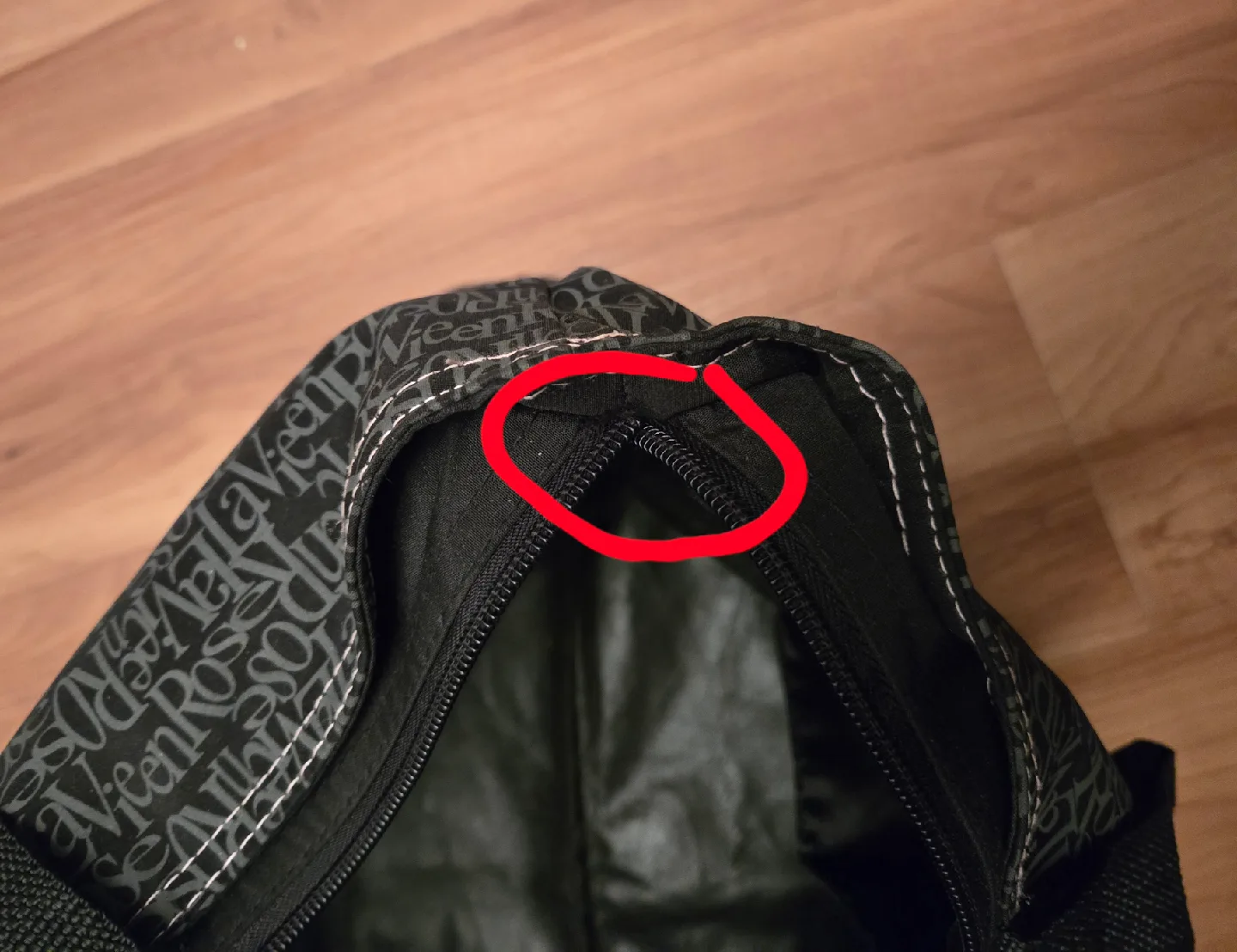 La Vie En Rose Tote Bag image indicator(2)