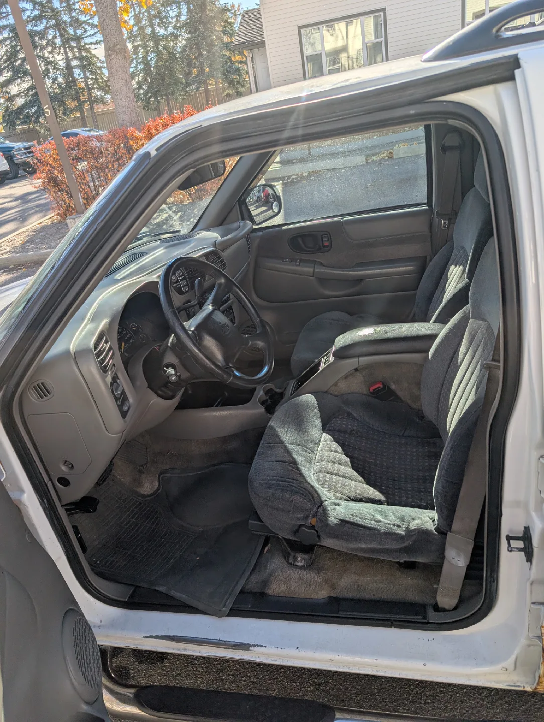 🚗💥 2001 Chevy Blazer – For Parts Only – $2,000 (FIRM) 💥🚗 image indicator(5)