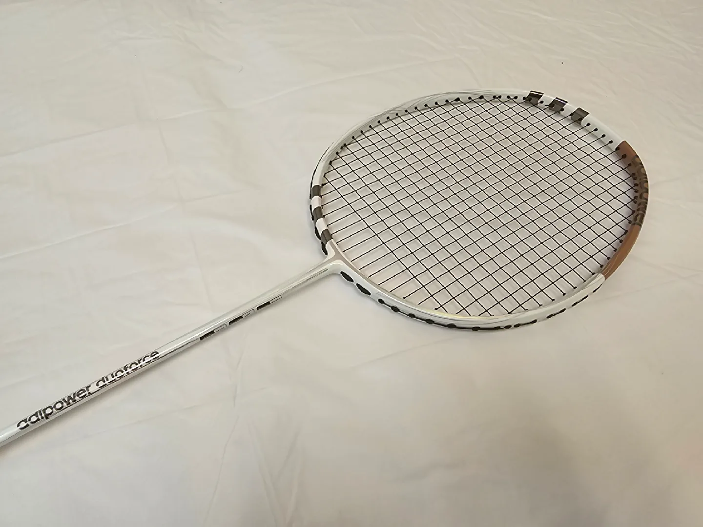 3U ADIDAS Dual Force Frame Badminton Racquet - Stiff & Balanced image indicator(2)