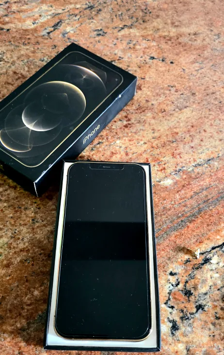 Unlocked Iphone 12 Pro Max image indicator(2)