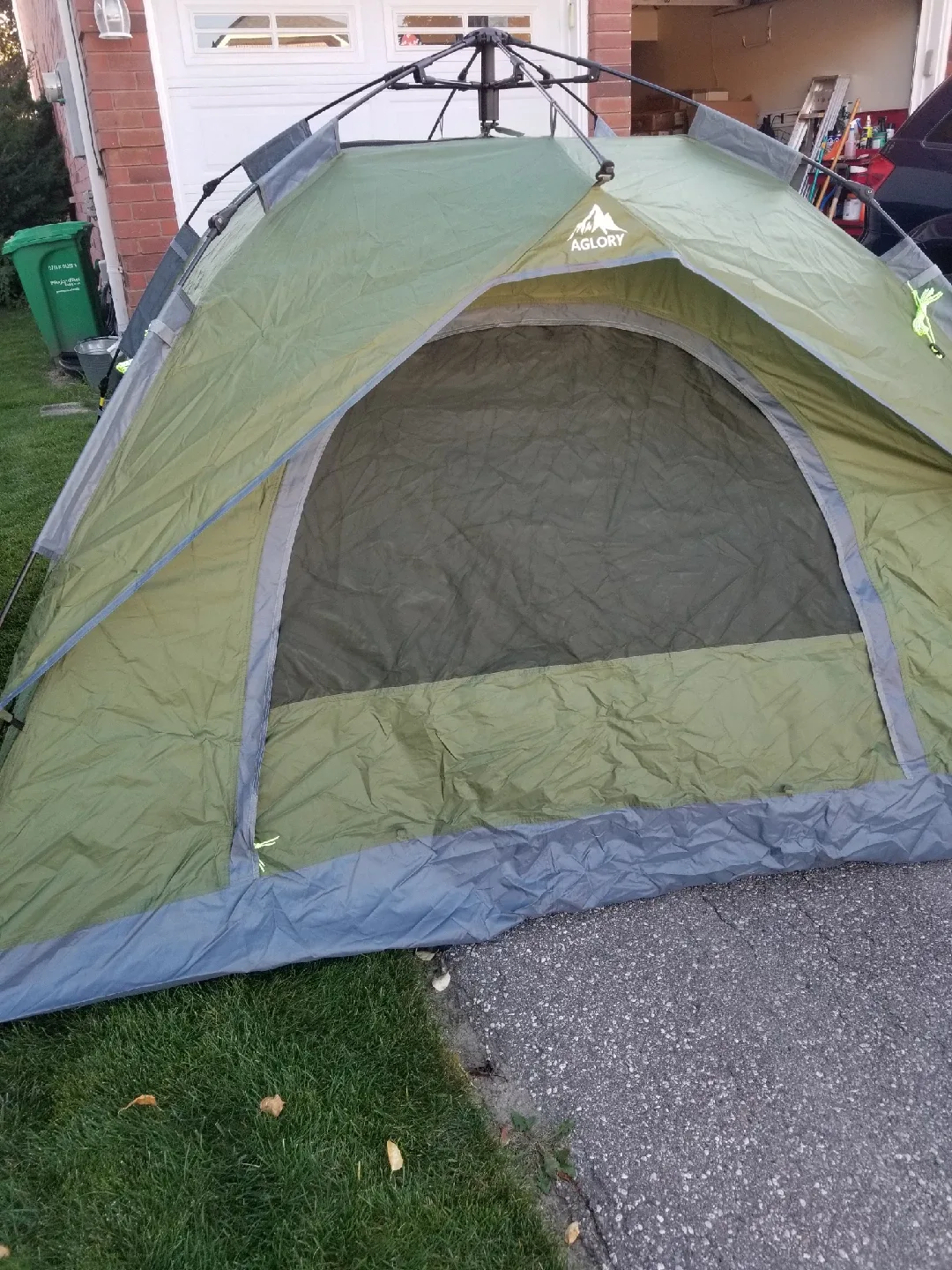 4 Person Instant Camping Tent 8.9 X7.7 X61' like new image indicator(8)