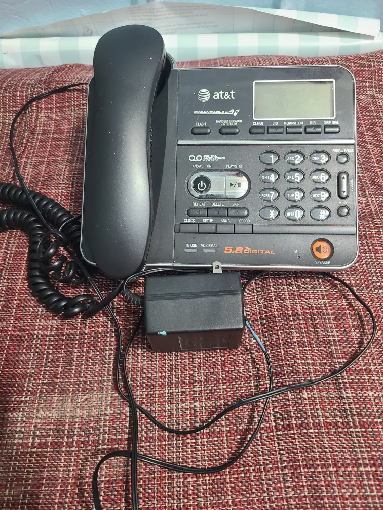 AT&T Expandable Cordless Phone thumbnail