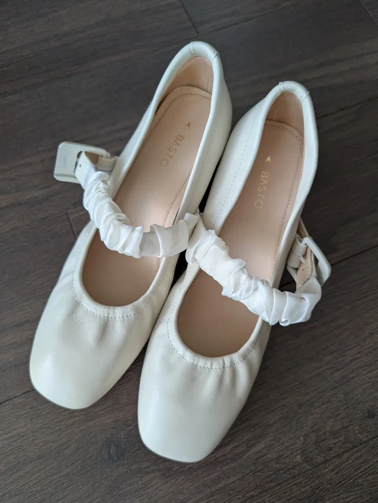 Off-White Mary Jane Shoes - Size 37 image indicator(2)