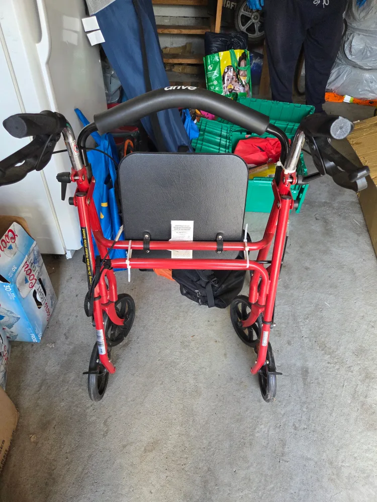 Drive Medical Folding Walker with Seat image indicator(2)