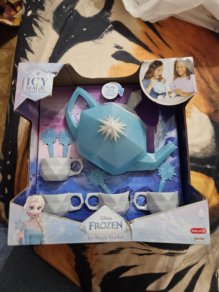 Disney Frozen Icy Magic Tea Set - New in Box!