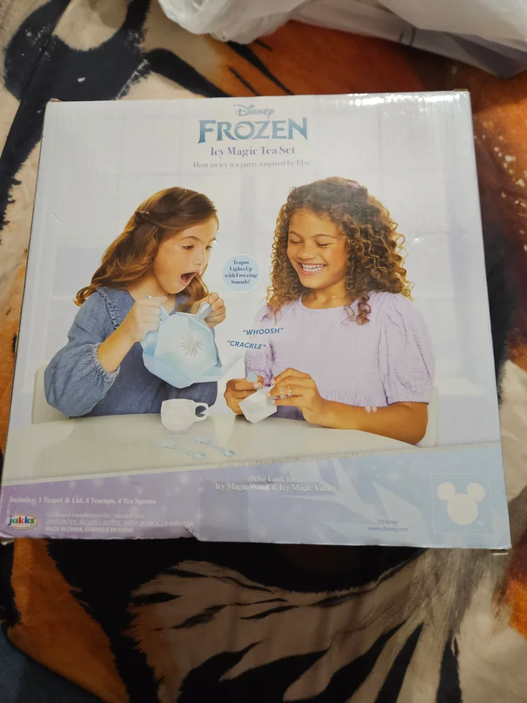 Disney Frozen Icy Magic Tea Set - New in Box! image indicator(2)