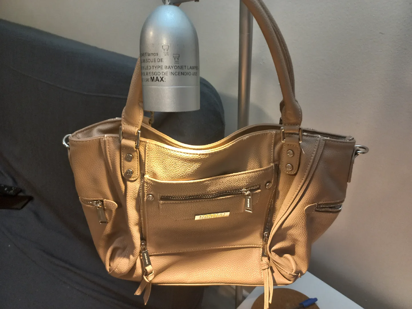 one get one free handbag image indicator(6)