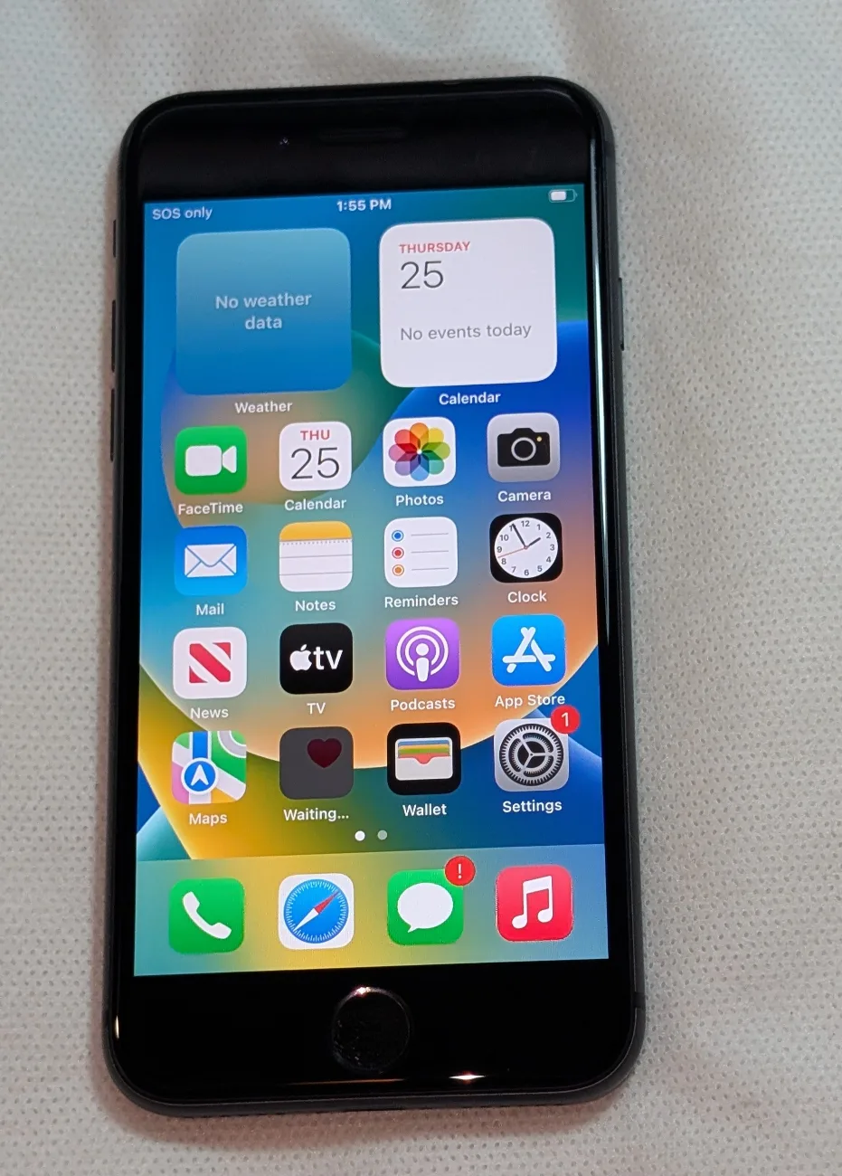 Great Condition APPLE iPhone 8 UNLOCKED 64GB Cell Phone