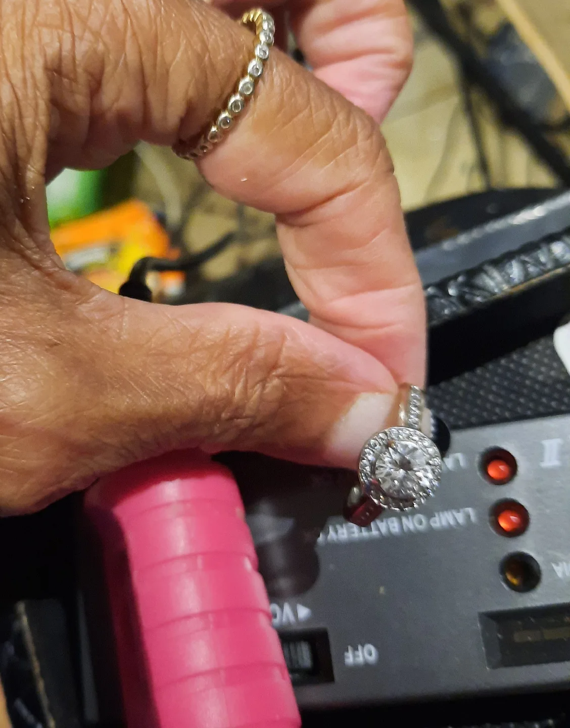 Auth GENUINE SOLID 1OK CZ WHITE GOLD HALO ENGAGEMENT RING image indicator(3)