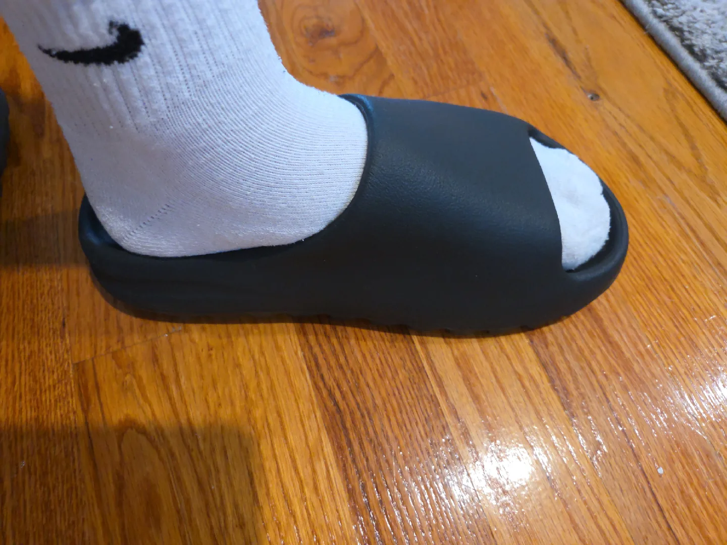 Adidas YZY Slide Onyx Size 9 image indicator(6)