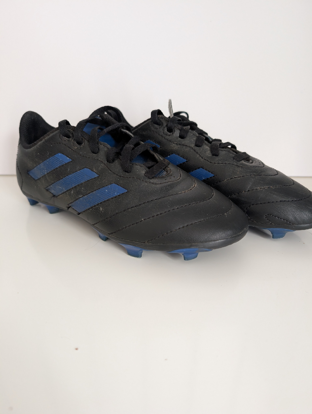 Adidas GX6906 Soccer Cleats - US 3