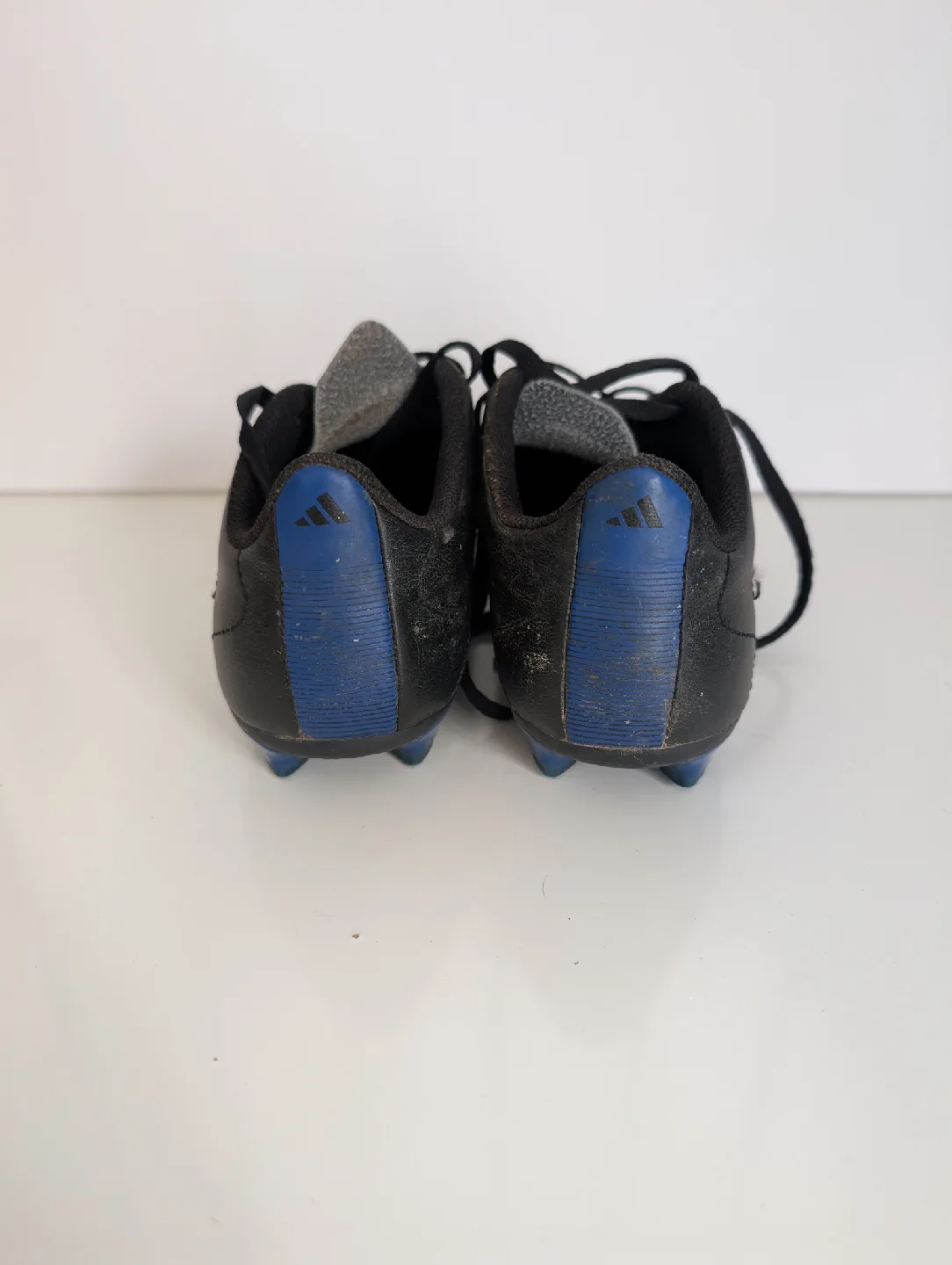 Adidas GX6906 Soccer Cleats - US 3 image indicator(3)