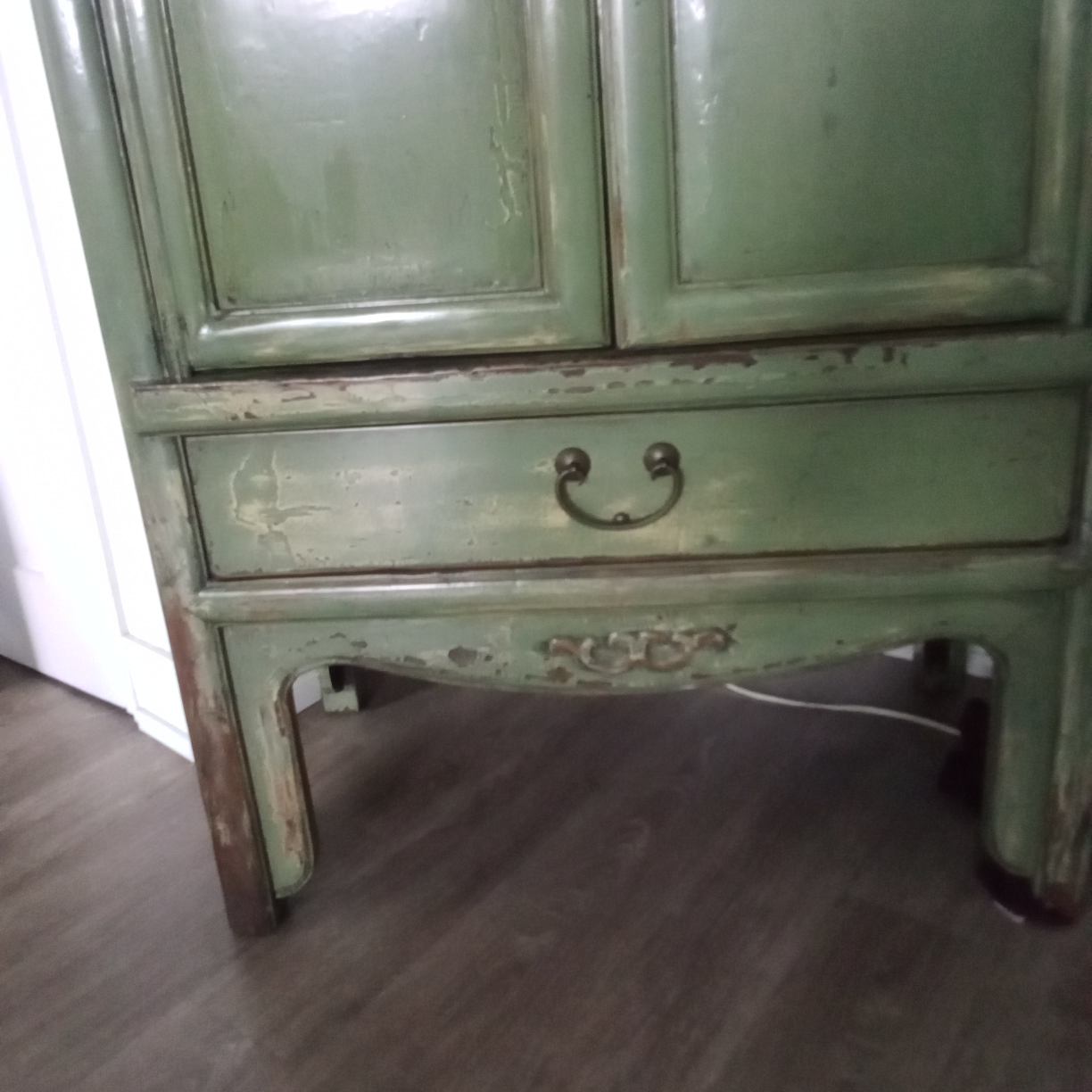 19th century moss green distressed armoire, - photo 4