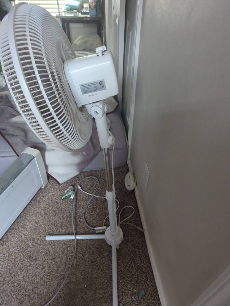 Living Solutions White Stand Fan - photo 2