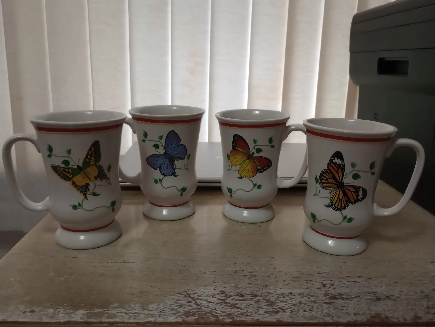 Butterfly Design Coffee Mugs - Set of 4 image indicator(8)