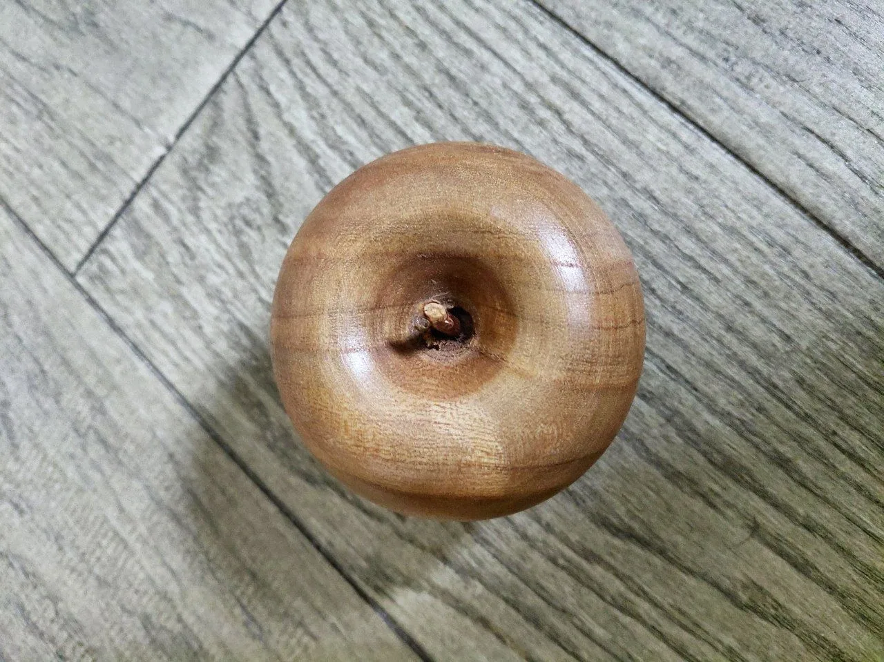 Handmade Wooden Apple Decor image indicator(2)