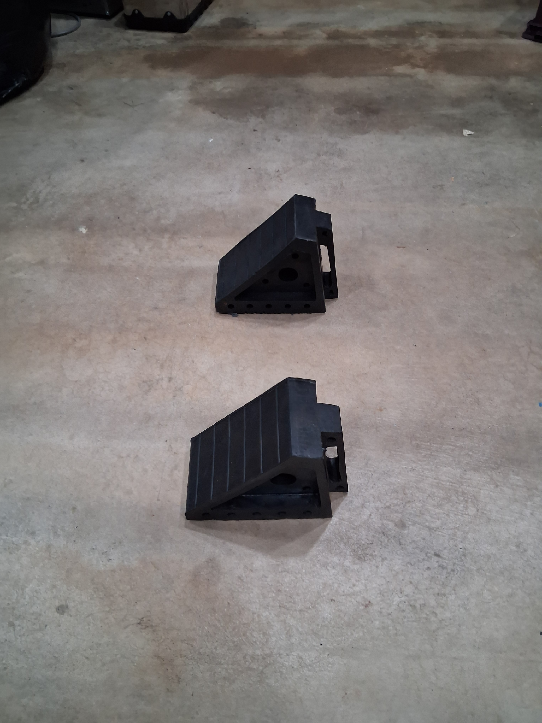 Pair of Black Rubber Wheel Chocks - photo 2