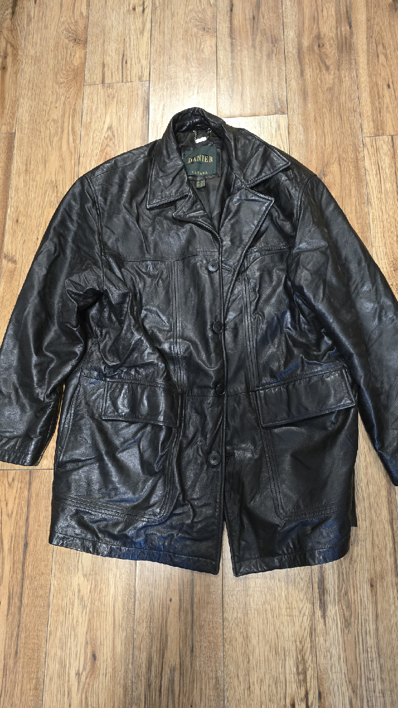 Danier Canada Black Leather Jacket Size 40-42