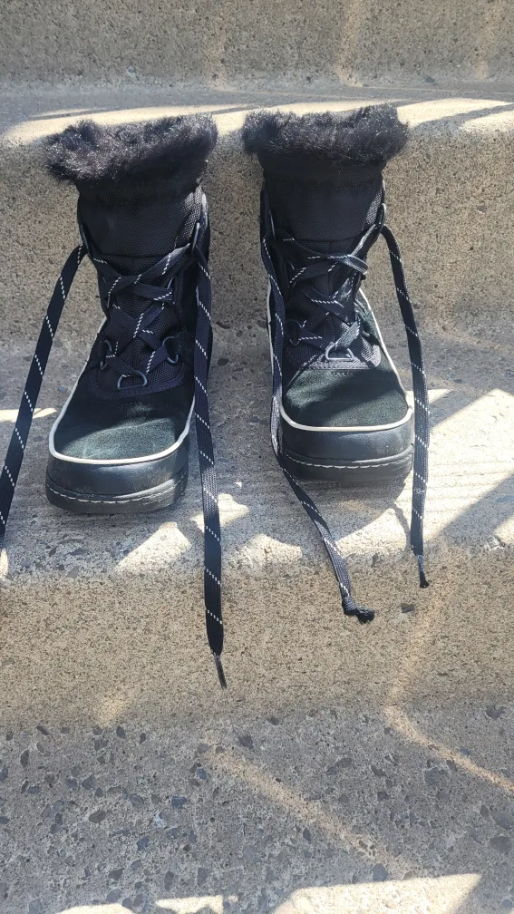 Sorel Black Winter Boots image indicator(4)