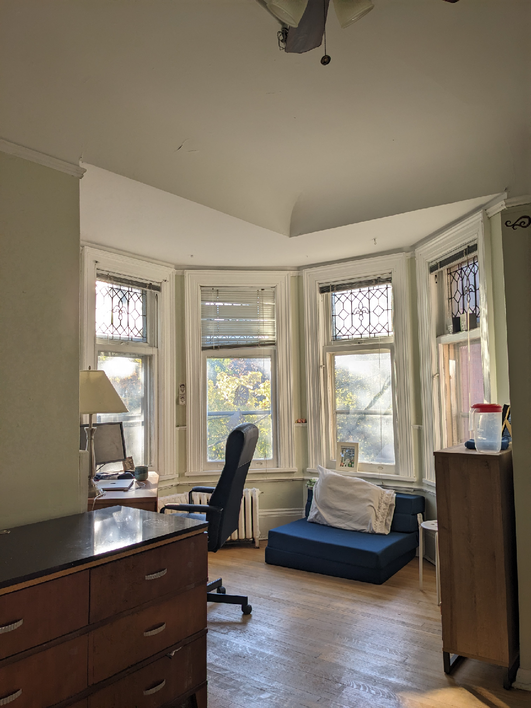 Private Room in the Heart of Annex (Post grad student only)