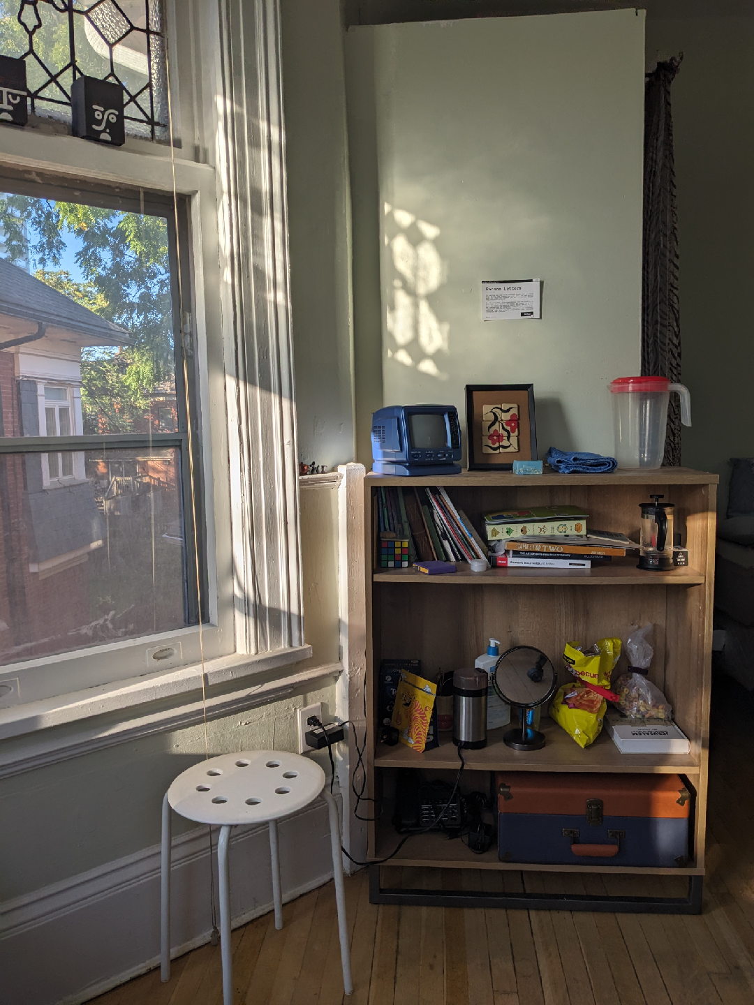 Private Room in the Heart of Annex (Post grad student only) - photo 2