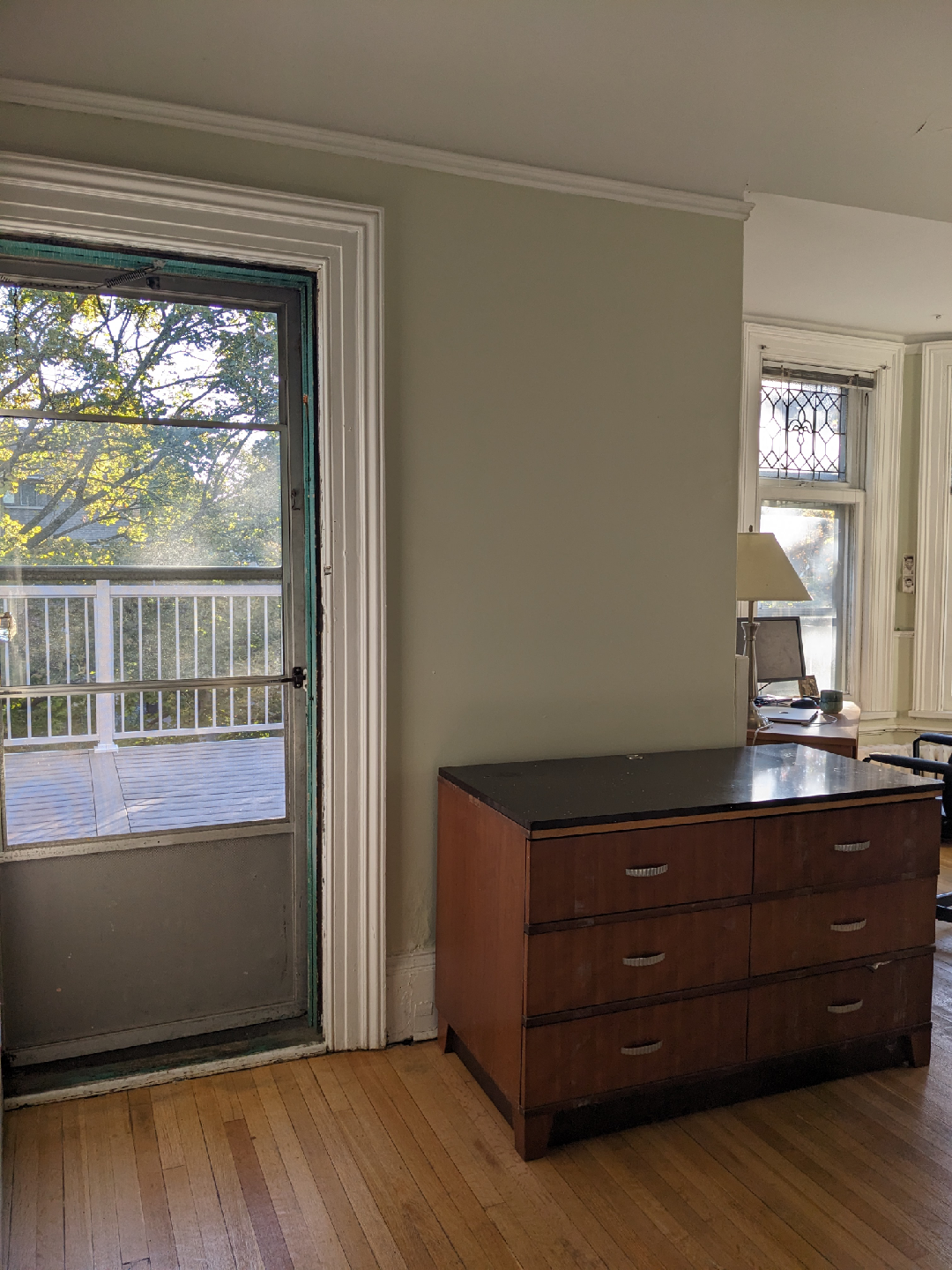 Private Room in the Heart of Annex (Post grad student only) - photo 3