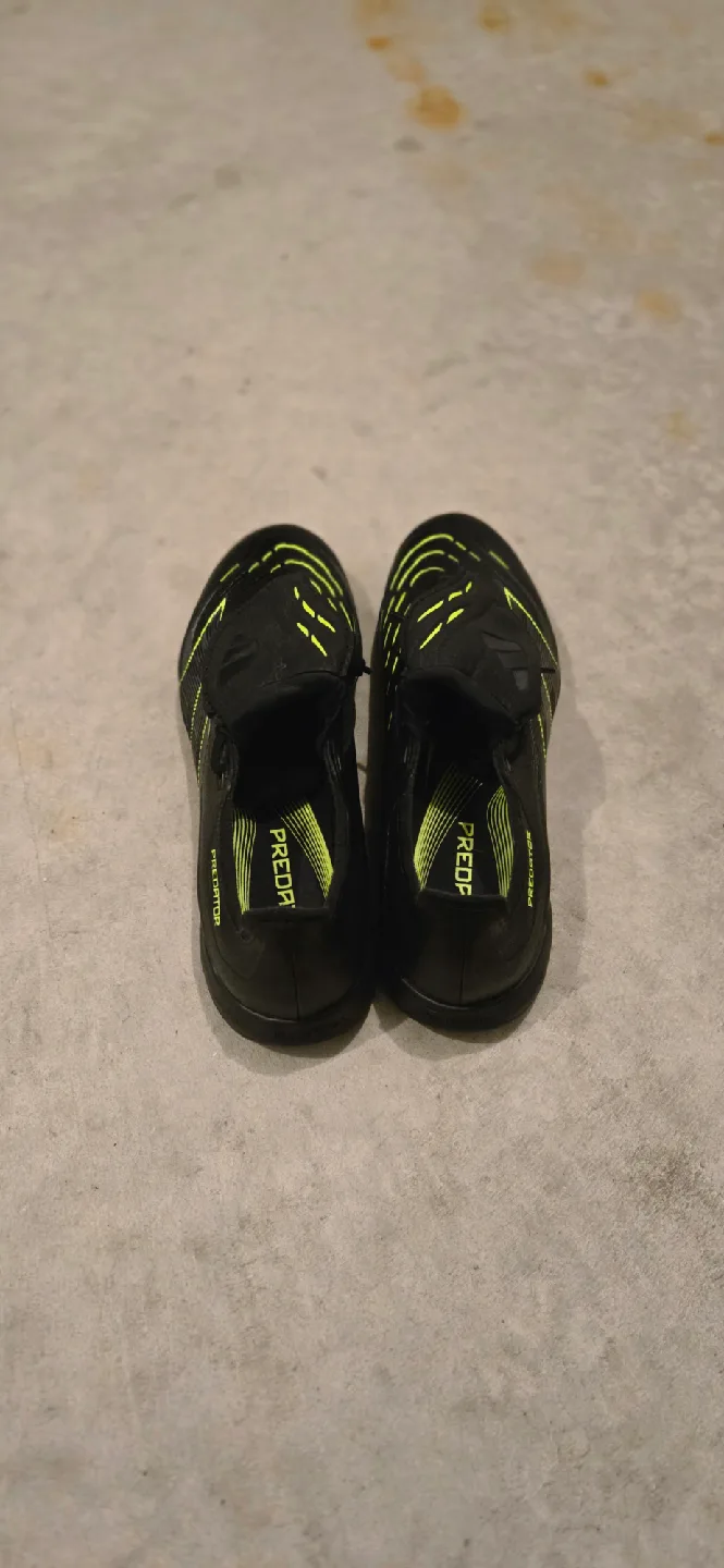 Adidas Predator Black Soccer Shoes image indicator(2)