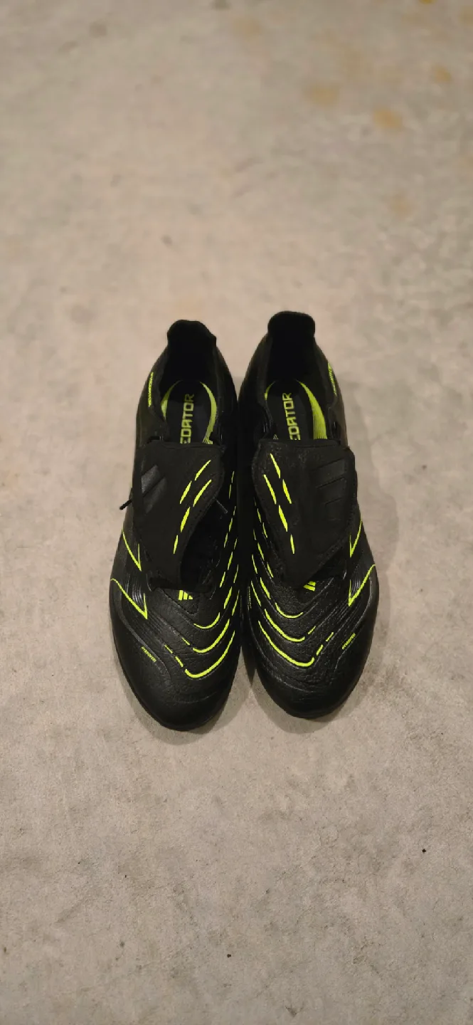 Adidas Predator Black Soccer Shoes image indicator(3)
