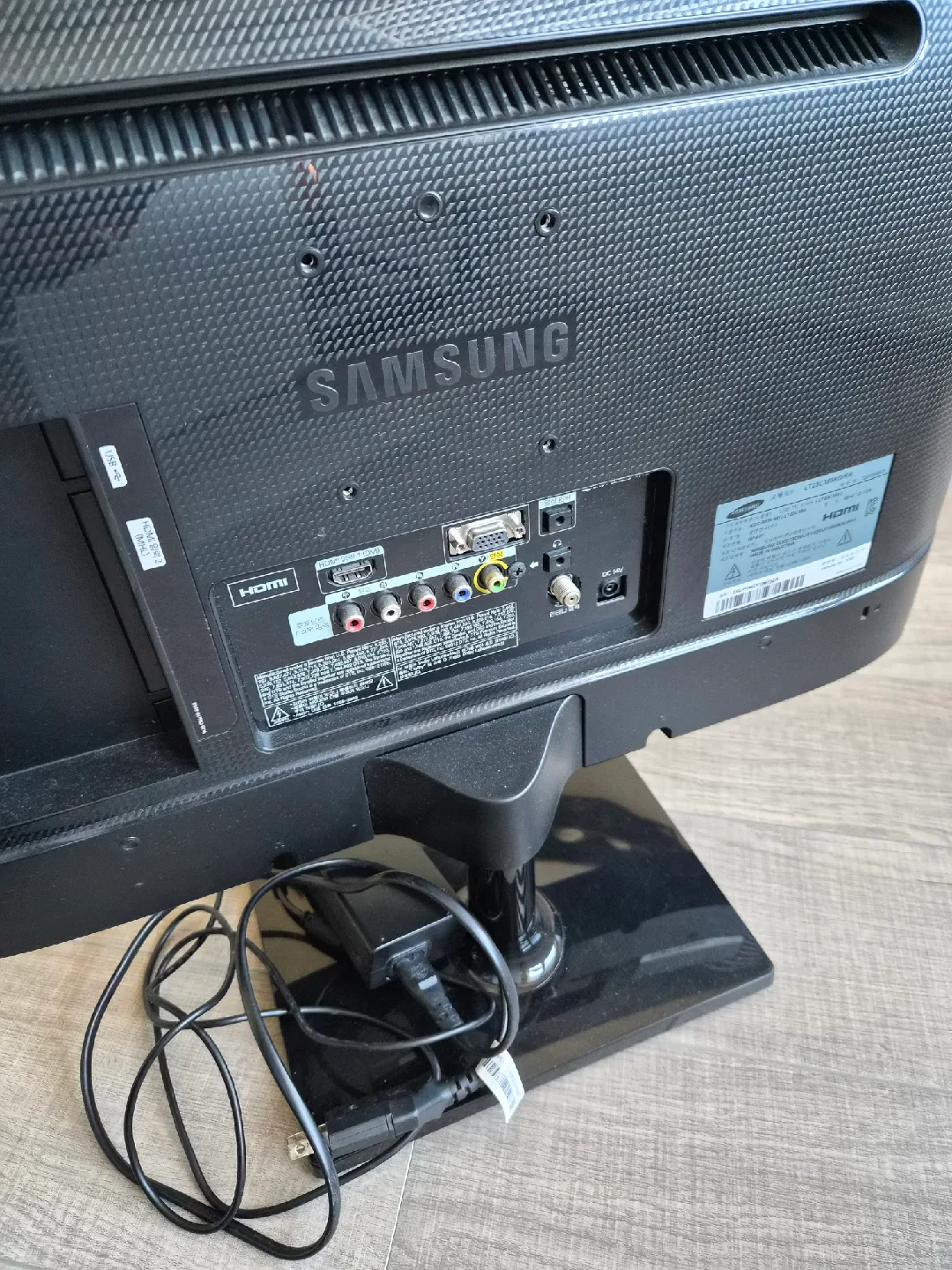 Samsung LT23C350 23" LED TV Monitor 🥕 image indicator(2)