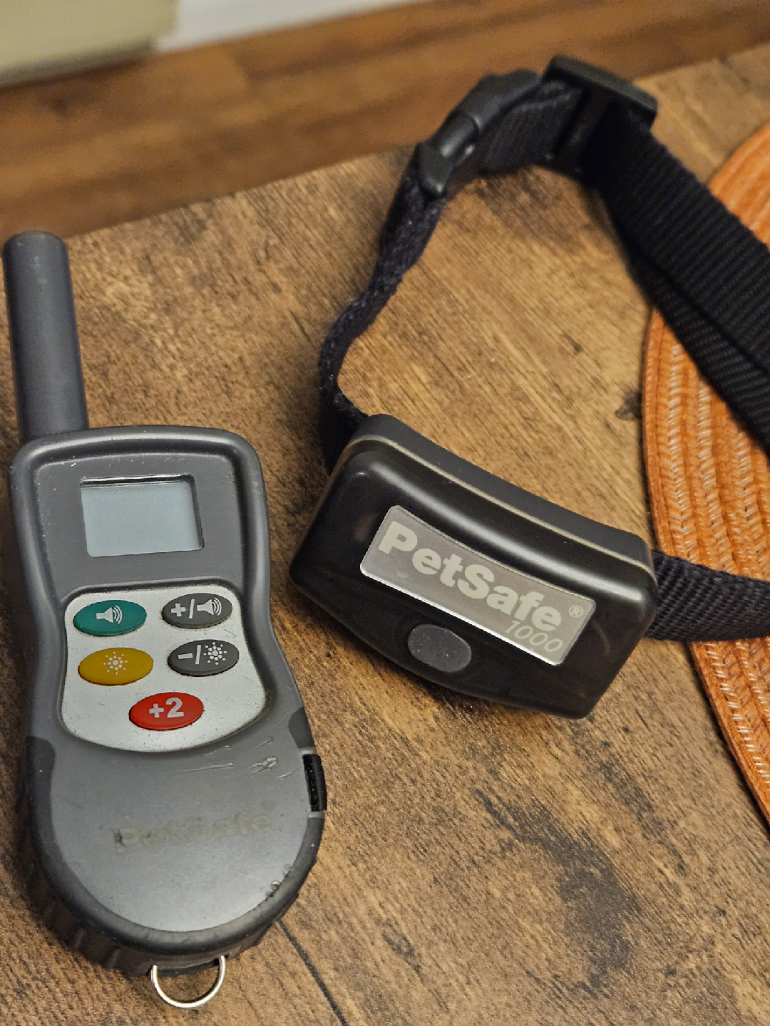 PetSafe 1000 Large Dog Bark Collar with Remote - photo 5