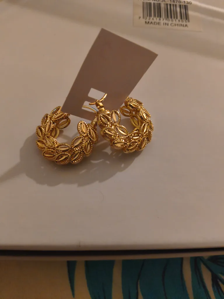 Gold Leaf Hoop Earrings thumbnail