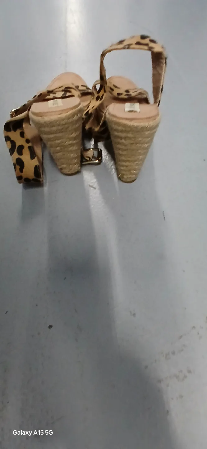 Steve Madden Leopard Print Wedge Sandals - Size 9 image indicator(2)
