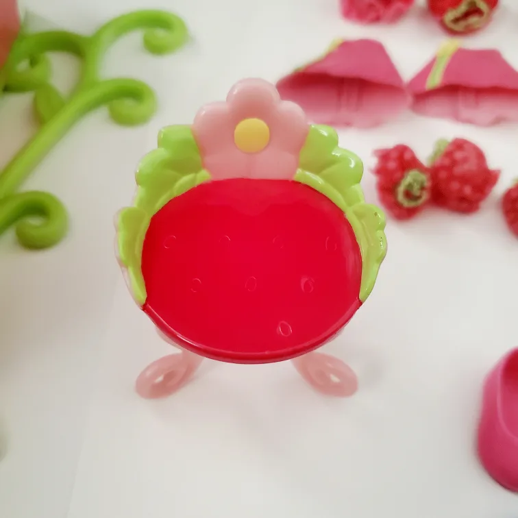 Strawberry shortcake berry sweet styles closet image indicator(6)