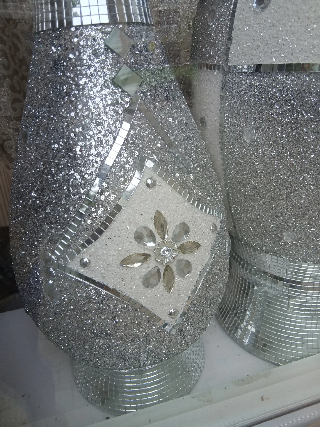 Silver Decorative Vase image indicator(2)