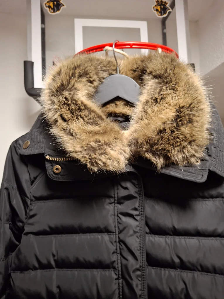 MK womens winter coat image indicator(2)