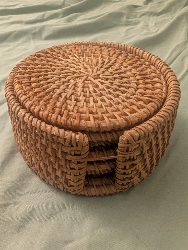 Set of 6 Rattan Coasters with Holder 3.94"