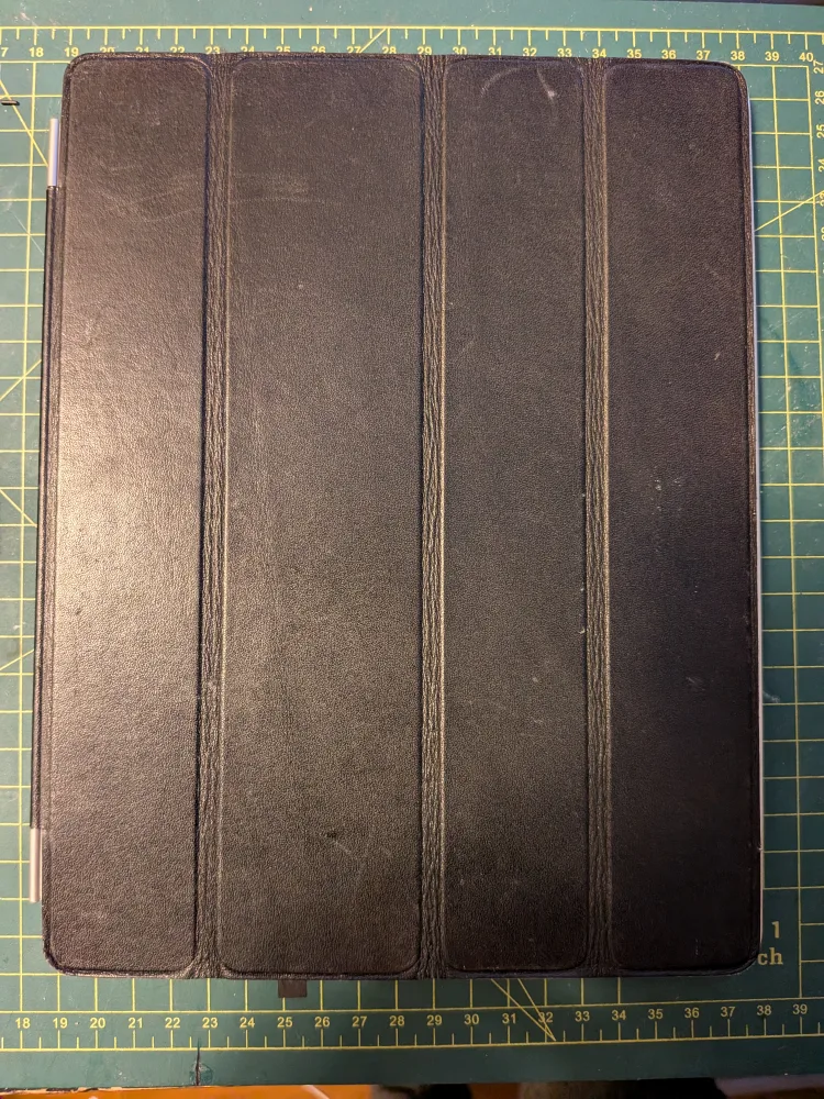 16GB iPad 4 with cover image indicator(4)