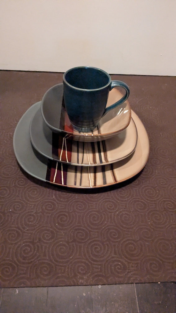 222 Fifth Studio & Home Trends Dish Set, 16 Pieces
