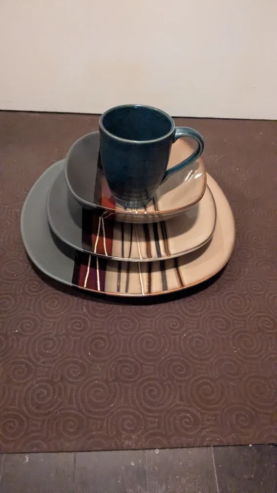 222 Fifth Studio & Home Trends Dish Set thumbnail
