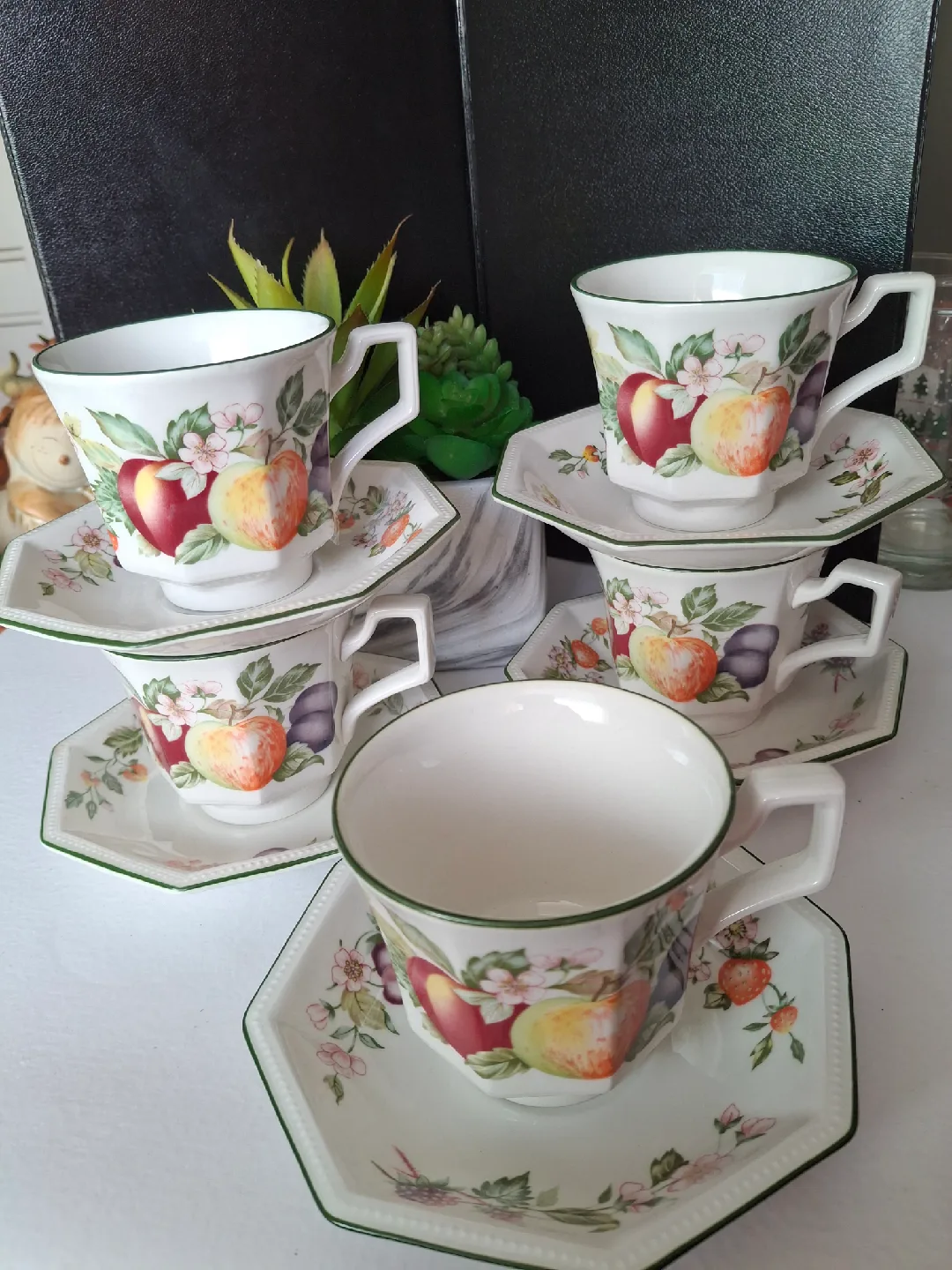 Vintage Made in England Johnson Brothers Tea Cup & Saucer Set thumbnail