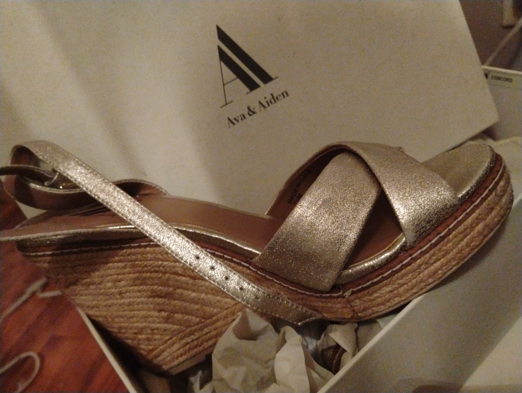 Ava & Aiden Gold Wedge Sandals - photo 3