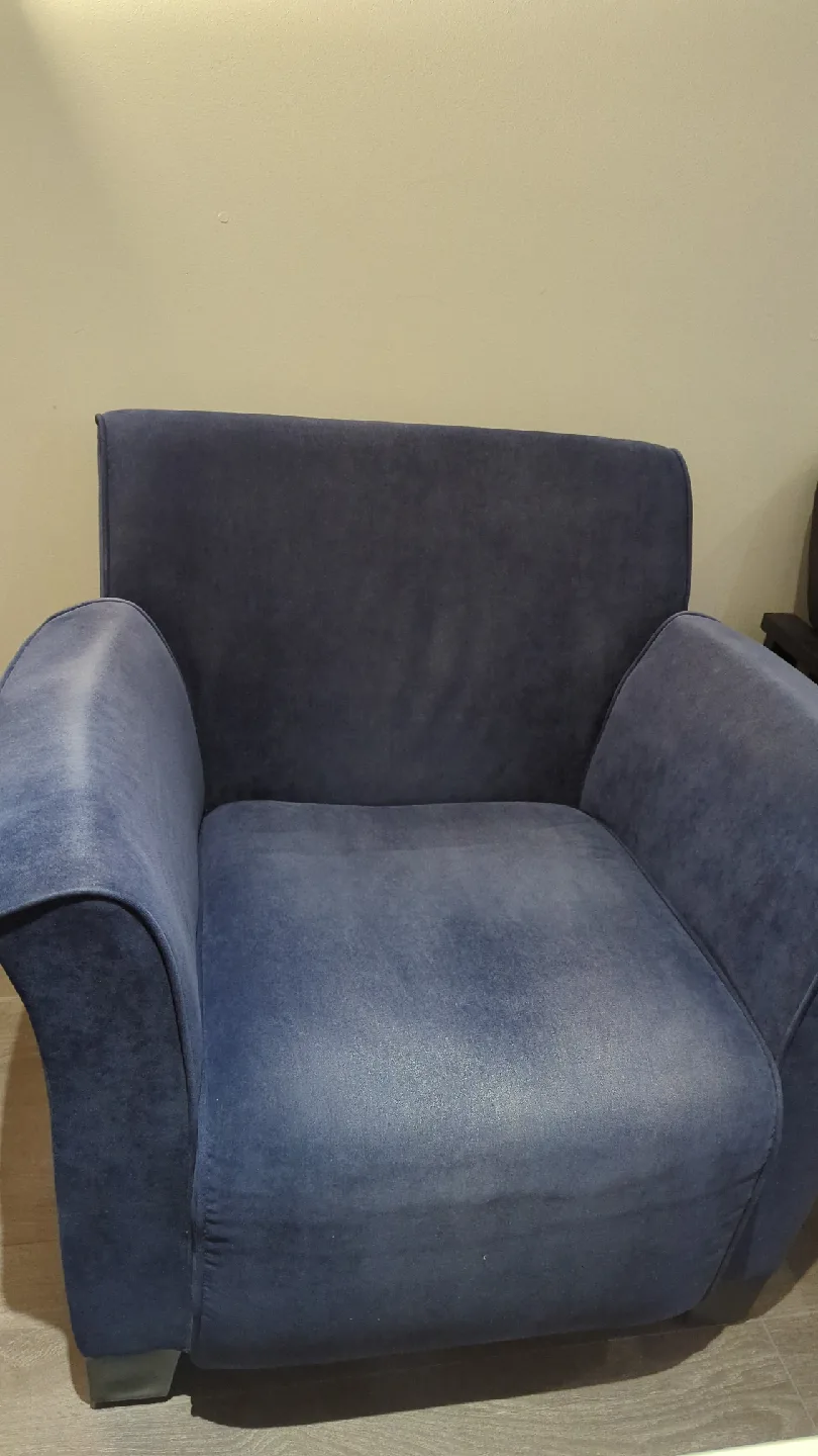 Blue Armchair image indicator(2)