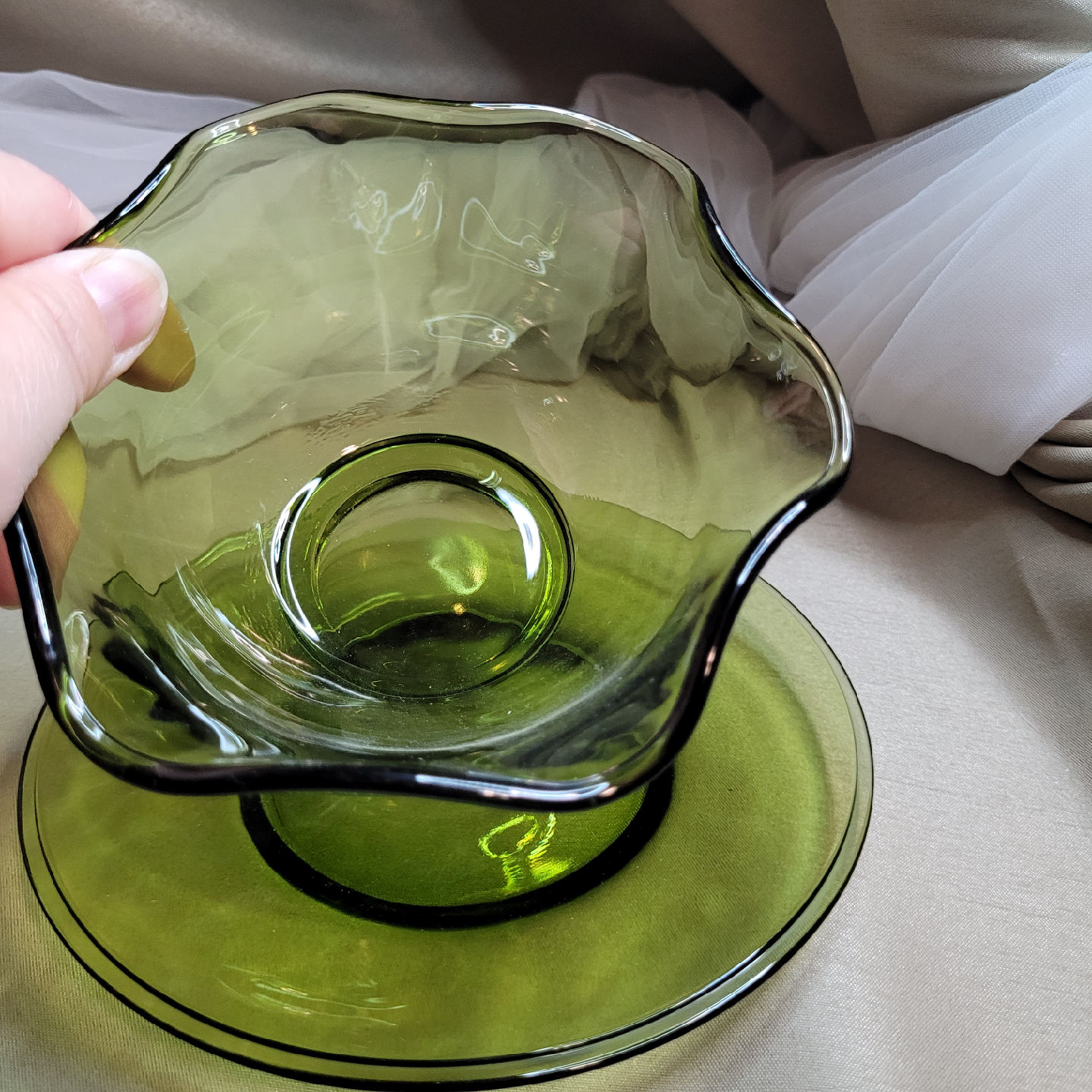Vintage Indiana Glass Ruffled 2 pc Olive Green Set - photo 4