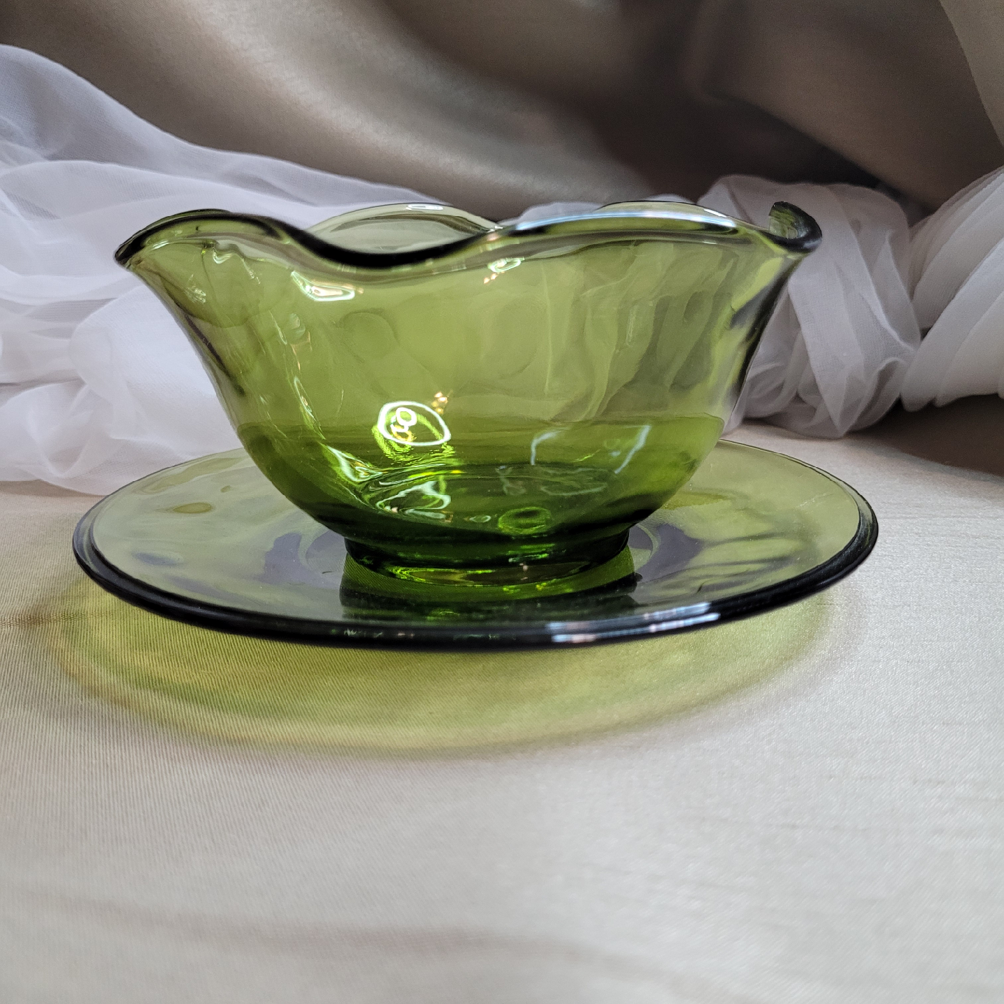 Vintage Indiana Glass Ruffled 2 pc Olive Green Set - photo 5