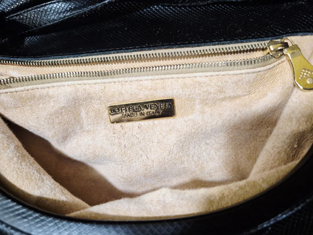 Bottega Veneta vintage crossbody vintage bag image indicator(7)