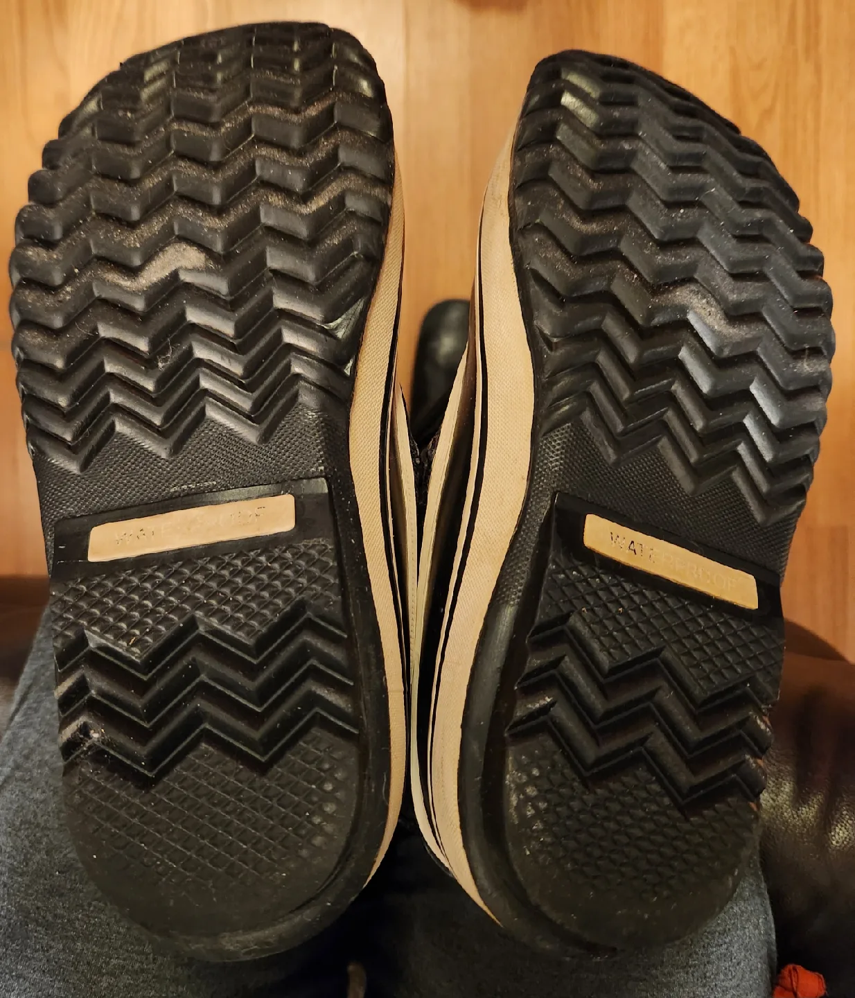 Winter boots size 8us, 39 euro. image indicator(4)