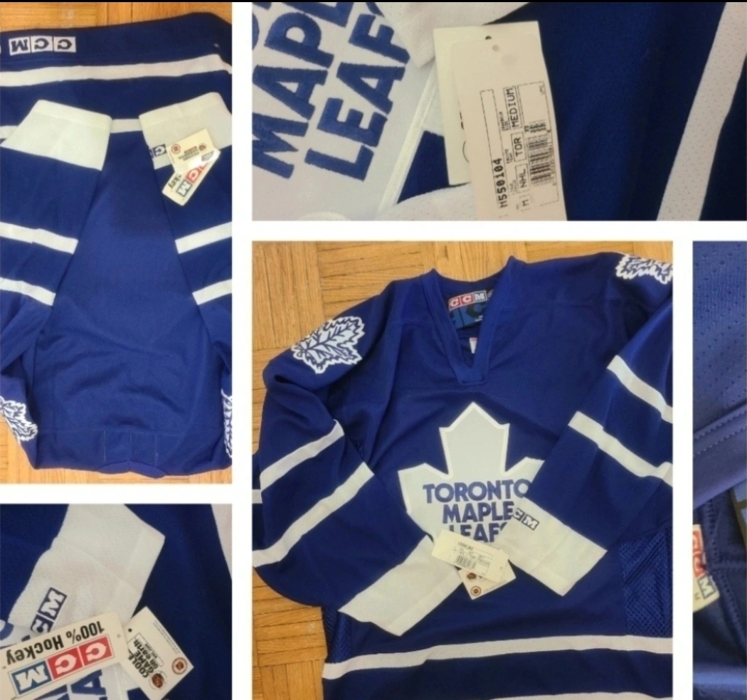 READ AD: CCM Toronto Maple Leafs Jersey - Medium