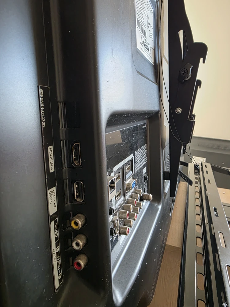 45", 39" Two Samsung TVs $70 - photo 4