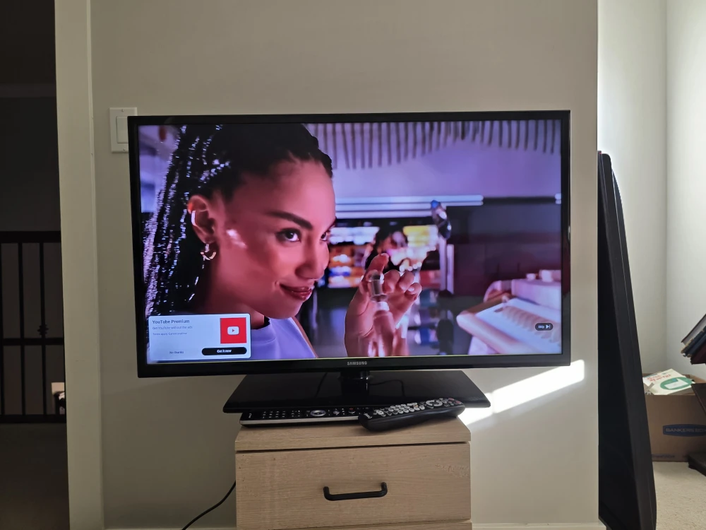 45", 39" Two Samsung TVs $70 - photo 5