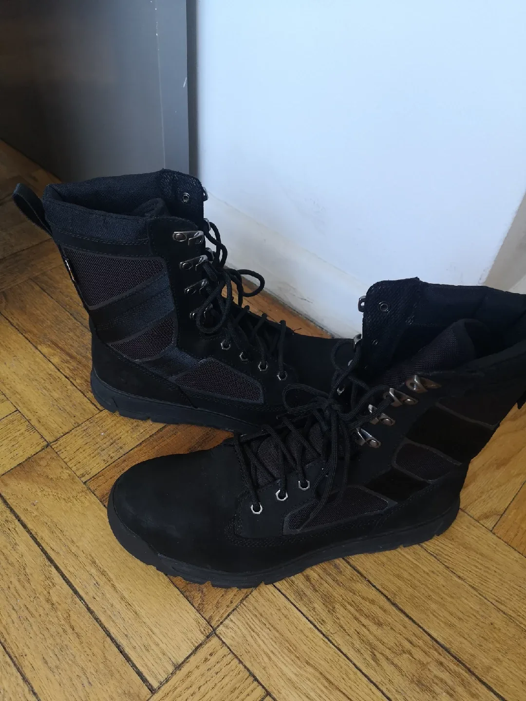 Timberland Black Boots image indicator(2)